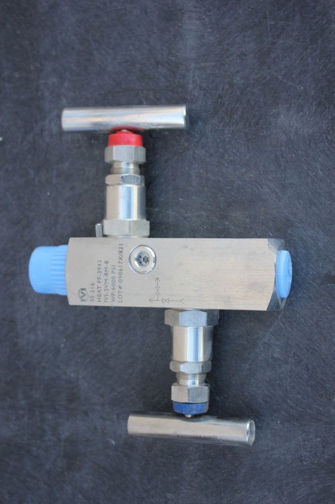 UN IVI STAINLESS STEEL 2-WAY MANIFOLD  IVI-2VM-RM-8