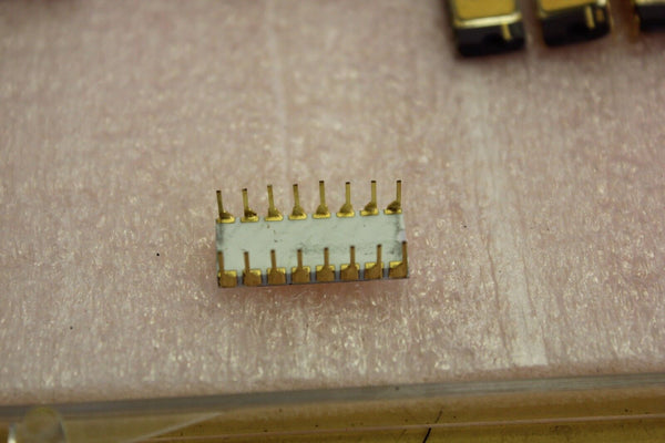  Intersil DG133AD White Ceramic/Gold IC Circuit Vintage Chip