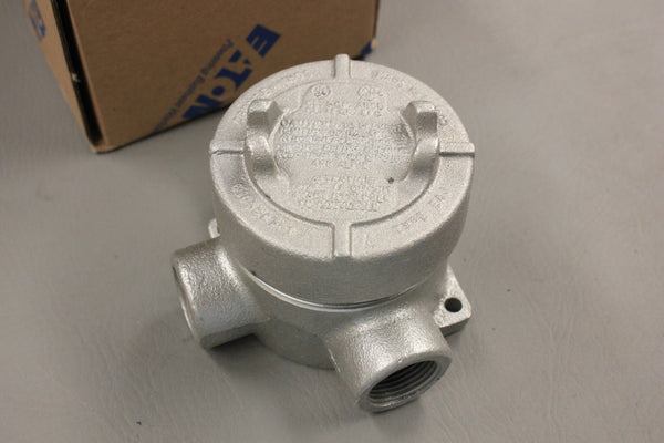 NEW EATON CROUSE HINDS 0105267-1 EAJ EXPLOSION PROOF OUTLET