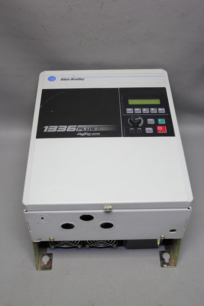 ALLEN BRADLEY 1336 PLUS II AC DRIVE  1336F-CWF150-AA-EN-HCS1-L6