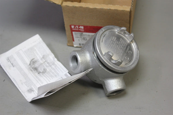NEW EATON CONDUIT OUTLET BOX WITH COVER GUAW26
