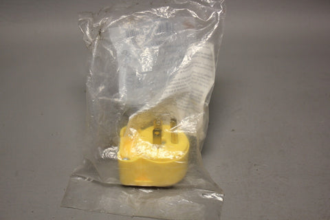 NEW COOPER ANGLE PLUG 4867AN