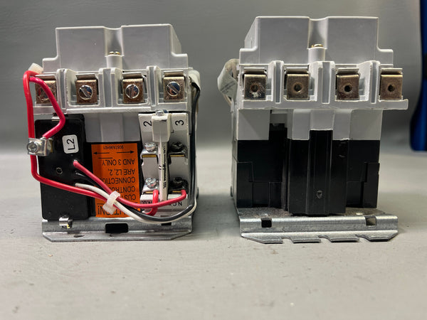 LOT OF 2 SIEMENS 30A AC LIGHTING CONTACTOR CONTACTORS PN:CLM0C04