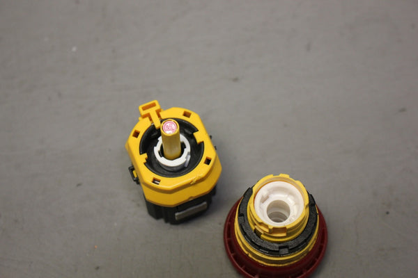 PEPPERL FUCHS  TWIST TO RELEASE EMERGENCY STOP ILLUMINATED PUSHBUTTON SWITCH