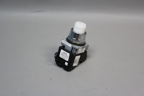 NEW SIEMENS ILLUMINATED PUSH BUTTON SWITCH WHITE LED OIL TIGHT 52PT6EBAB
