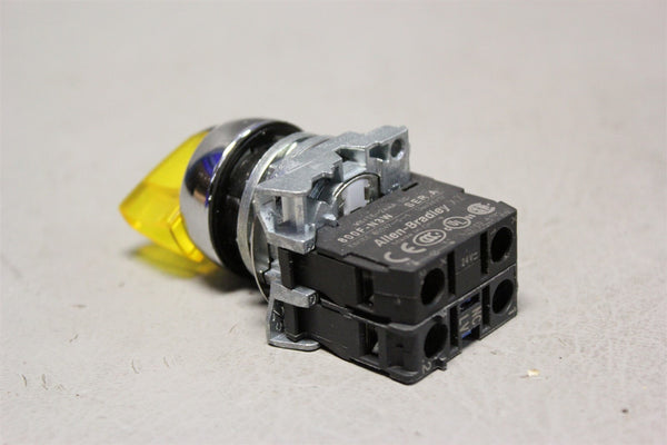 Allen-Bradley ILLUMINATED YELLOW 2-POSITION SWITCH 800F-X01V, 800F-N3W