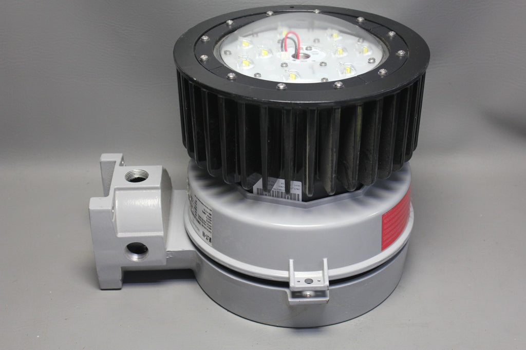 EATON LUMINAIRE FITTING FOR HAZARDOUS LOCATIONS VMV7L2TWR3/UNV1 MODEL M2