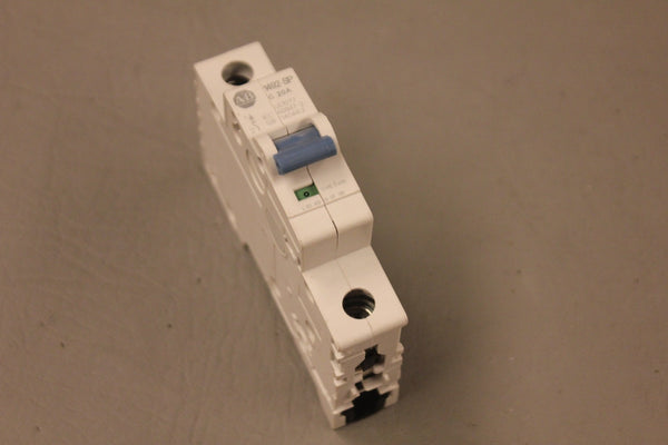 ALLEN BRADLEY 1492-SPM1C200 SER D  BREAKER MODULE