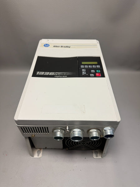 ALLEN BRADLEY 1336 PLUS II 20HP DRIVE 1336F-B020-AA-EN-HCS2-L6E SERIES A