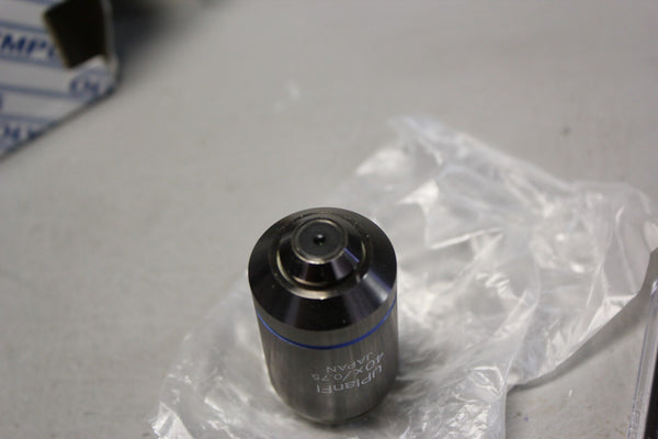 NEW OLYMPUS MICROSCOPE OBJECTIVE UPLFLN4XPH UPLANFL 40X/0.75