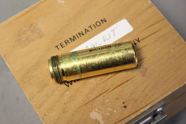 LOT OF WILTRON TERMINATIONS/SHORTS IN BOX 26N75 22N75 22NF72 26NF75