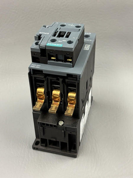 UNUSED SIEMENS POWER CONTACTOR 3RT2036-1AK60-1AA0