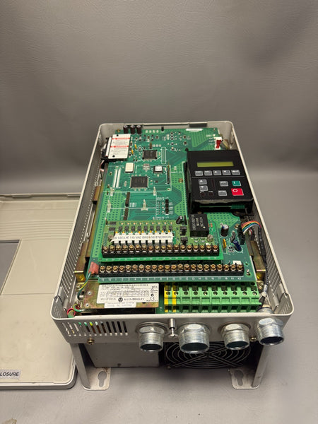 ALLEN BRADLEY 1336 PLUS II 20HP DRIVE 1336F-B020-AA-EN-HCS2-L6E SERIES A
