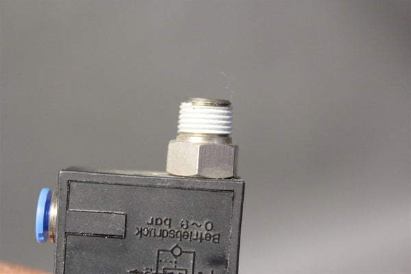 UNUSED FESTO MINI PRESSURE REGULATOR LRMA-1/8-QS-4