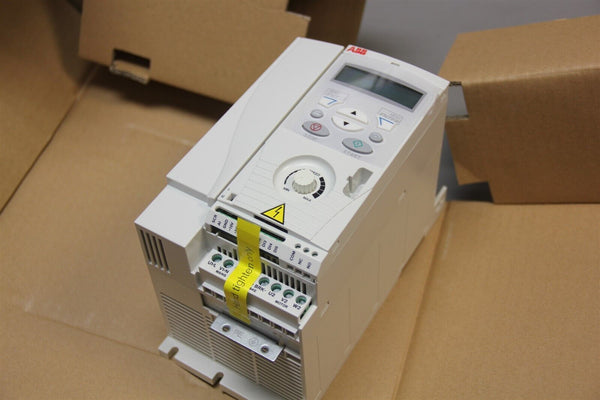 NEW ABB 2HP AC DRIVE ACS150-01U-07A5-2