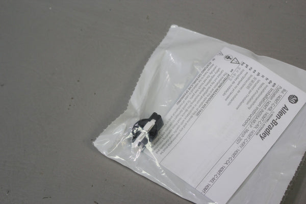 NEW LOT OF 10 ALLEN BRADLEY LOCKABLE ROTARY HANDLES P/N: 140MT-C-KN A sealed