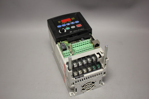ALLEN BRADLEY POWERFLEX 3HP AC DRIVE  22B-D6P0N104 A