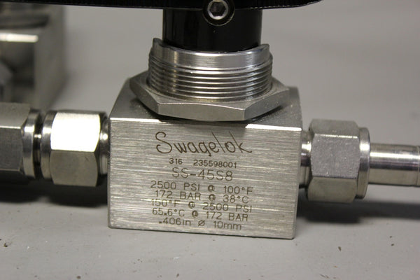 SWAGELOK 4 STAINLESS STEEL BALL VALVE ASSEMBLY  SS-45S8