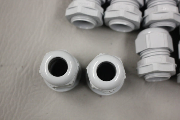LOT OF 15 LAPP KABEL SKINTOP  W/OUT BLACK WASHER 7042-204