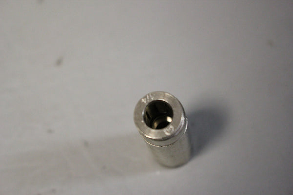 UNUSED LOT OF 19 1/4 UNION FITTINGS
