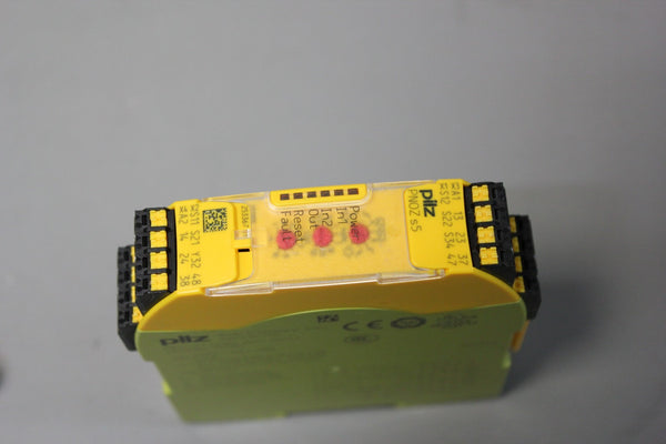 PILZ PNOZ s5 SAFETY RELAY  PNOZ s5 24VDC 2n/o 2n/ot  751105