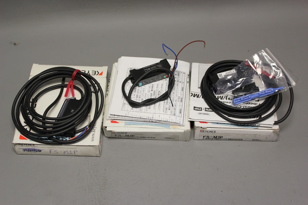 LOT OF 3 NEW KEYENCE FIBER AMPLIFIERS  FS-M1P  1 LOOKS