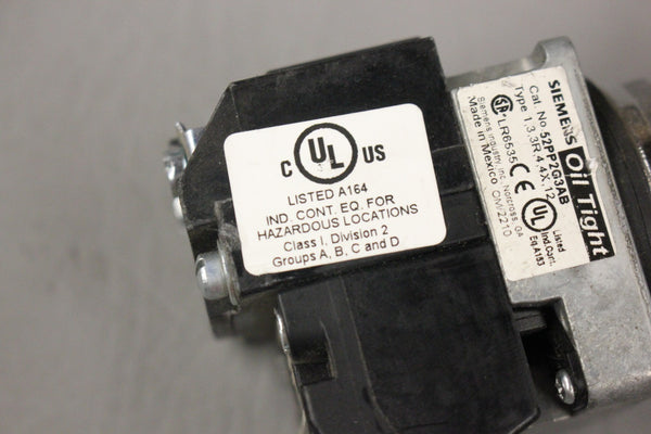 SIEMENS  52PP2G3AB 52AATG3B GREEN OIL TIGHT PUSHBUTTON