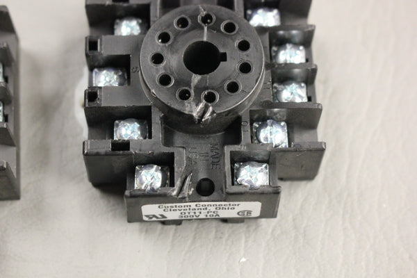 LOT OF 4 CUSTOM CONNECTOR 0T11-PC