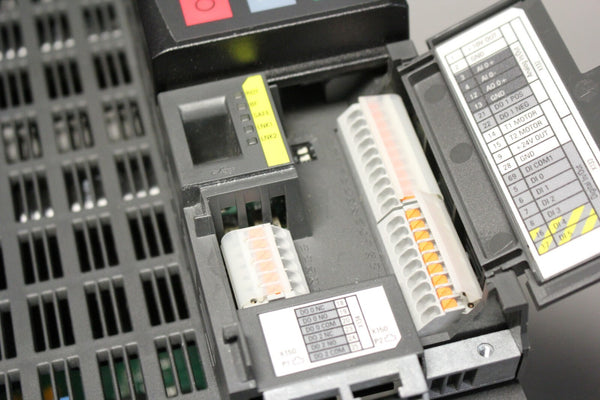 SIEMENS SINAMICS POWER MODULE WITH CONTROL UNIT AND KEYPAD 6SL3210-1PB21-8UL0