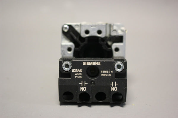 SIEMENS OIL TIGHT GREEN PUSH BUTTON SWITCH 52PM8A3K W/52BAK