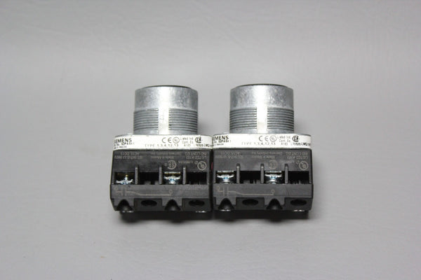 LOT OF 2 SIEMENS OIL TIGHT BLACK FLUSH PUSHBUTTON 52PA8A1 W/ 52BAK