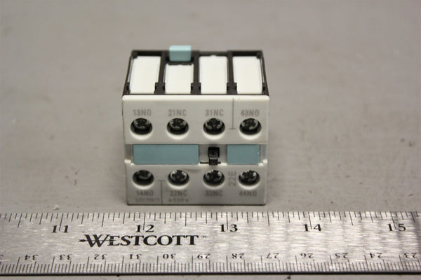 Unused SIEMENS AUXILIARY SWITCH CONTACT BLOCK 3RH1921-1HA22