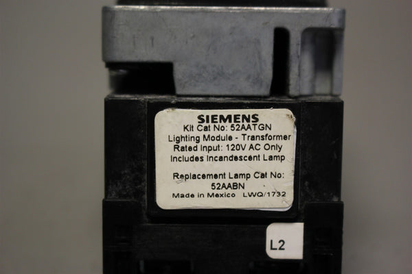 SIEMENS ILLUMINATED RED PUSH-BUTTON PILOT LIGHT 52PT6G2A W/52BJK, 52AATGN
