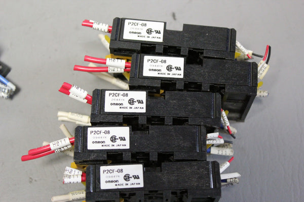 LOT OF OMRON RELAYS AND BASES  AS PICTURED