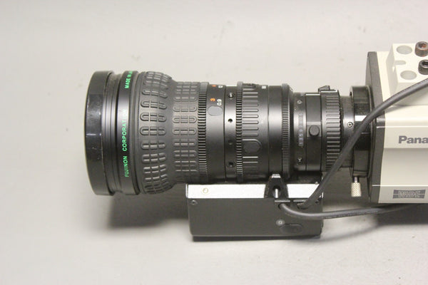 PANASONIC 3 CCD CONVERTIBLE CAMERA W/ FUJINON TV LENS AW-E860  (AW-E860NY01)