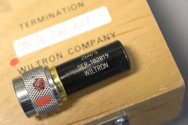 LOT OF WILTRON TERMINATIONS/SHORTS IN BOX 26N75 22N75 22NF72 26NF75