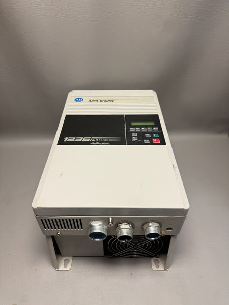 ALLEN BRADLEY 1336 PLUS II 25HP DRIVE 1336F-B025-AA-EN-HAS2-L6 SERIES A