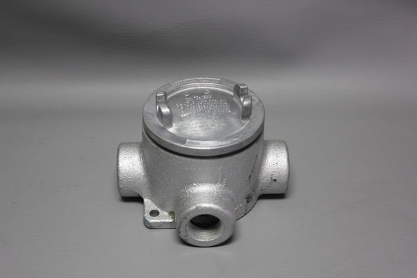 NEW EATON CROUSE-HINDS SERIES EABT26 CONDULET 3/4" CONDUIT OUTLET BOX WITH COVER