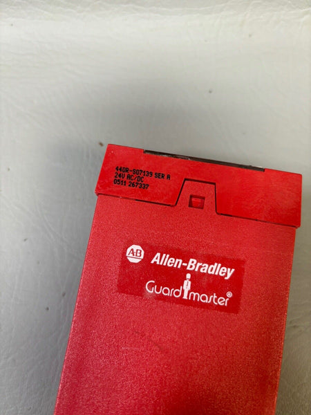 Allen-Bradley AB Guard Master CU2 Stop Motion Detection 440R-S07139