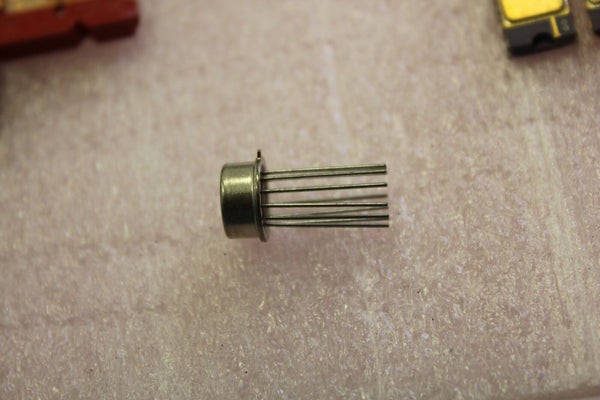  RCA CA3049T Diff Op Amp Amplifier  IC Circuit Metal Can