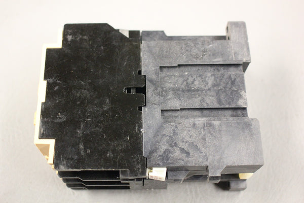ALLEN BRADLEY MAX CONTACTOR 100-A30NZ*3 SER B