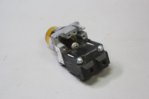 NEW SIEMENS 52PL4D9XB OIL TIGHT PILOT LIGHT LAMP LED AMBER