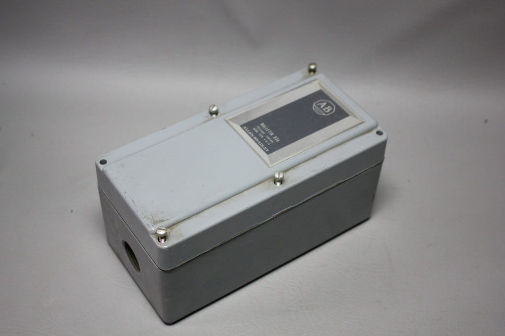 ALLEN BRADLEY PRESSURE CONTROL MODULE IN ENCLOSURE  836-C8 SER. A