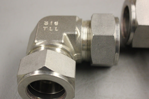 NEW SWAGELOK FITTING LOT OF 2 SS-1610-9