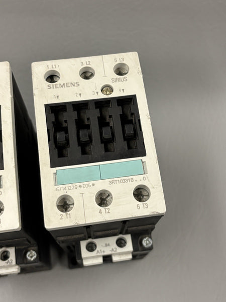 2- SIEMENS SIRIUS 3RT1033-1BB40 Contactor