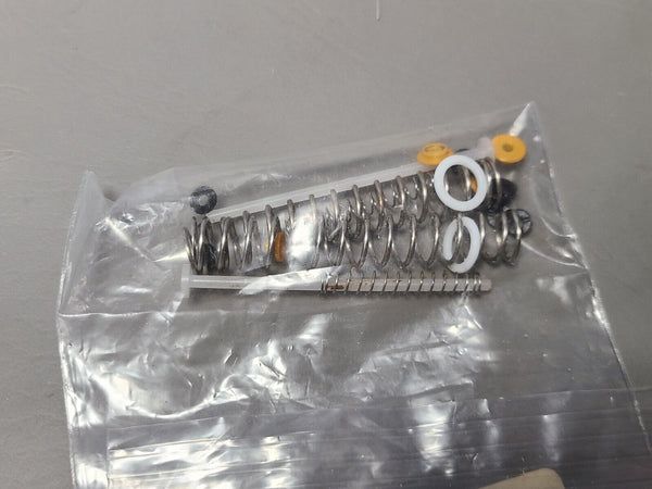 LOT OF WATERS PLUMGER KIT PARTS WAT031788