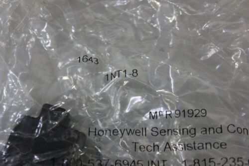 Honeywell 1NT1-8 Toggle Switch SPDT 10A 125V ON-MOMENTARY