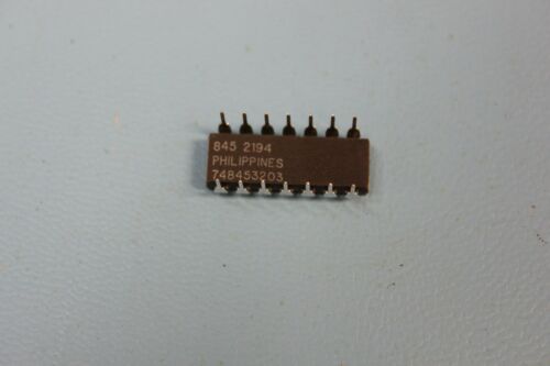 (39) Analog Devices AD5539JN Operational Amplifier