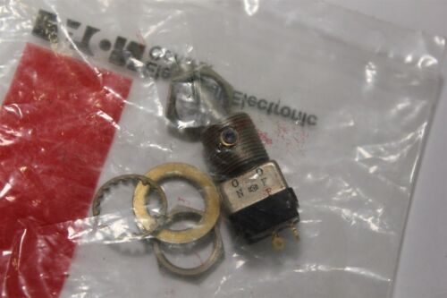CUTLER HAMMER MILITARY SPEC AIRCRAFT TOGGLE SWITCH ON/OFF MS90310-221 8868K7