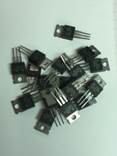 Lot of 17 Texas Instruments 79M15CT Silver Voltage Regulators